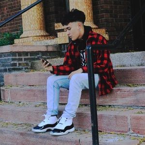 Meet your Posher, Justin